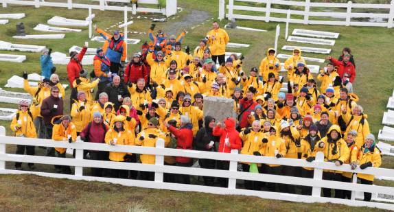 Um brinde a Ernest Shackleton no cemitério de Grytviken, na Geórgia do Sul